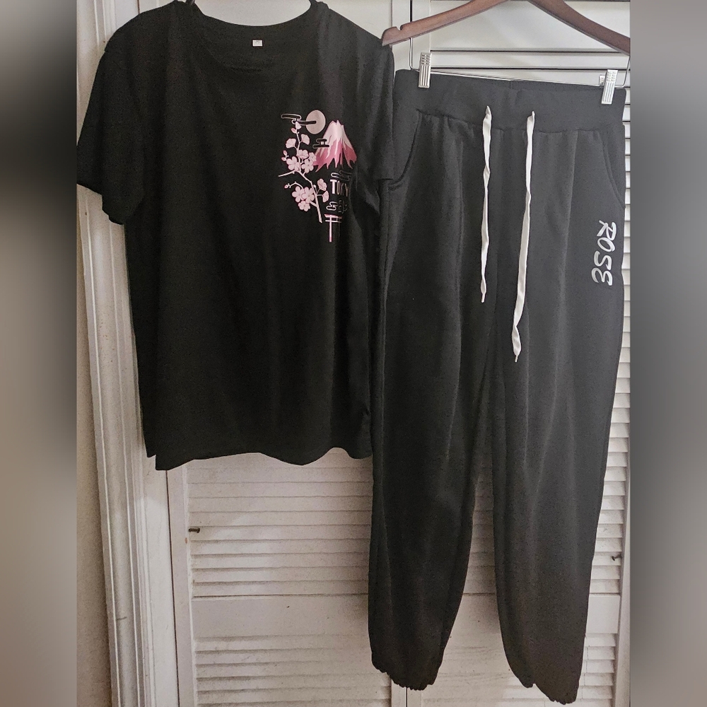 NWOT Shein Set Romwe Men Black Graphic T-Shirt and Joggers Set Size M